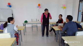 專家志愿者進(jìn)圖書館，家庭教育咨詢點(diǎn)亮少兒服務(wù)區(qū)
